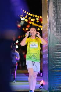 BIB: 50030, 078
                            <button type="button" onclick="openModal(21769775)" class="btn btn-primary btn-sm float-right btn-popup" data-toggle="modal" data-target=".modal-high-quality">
                        <i class="fas fa-shopping-cart"></i> Add to Cart
                    </button>
                                            <button type="button" onclick="isThisMe(21769775, true)" class="btn btn-success btn-sm float-right btn-popup btn-isme hidden" data-toggle="tooltip" data-placement="bottom" title="นี่คือรูปของคุณใช่ไหม คลิกที่นี่เพื่อเอาเข้าอัลบั้ม">
                        <i class="fas fa-plus"></i> Add to album
                    </button>
                    <button type="button" onclick="isThisMe(21769775, false)" class="btn btn-warning btn-sm float-right btn-popup btn-isnotme hidden">
                        <i class="fas fa-ban"></i> Remove from album
                    </button>